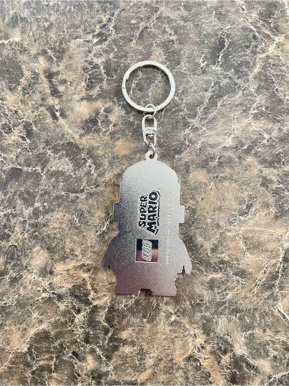 Lego Super Mario Metal Keychain - Picture 2 of 2